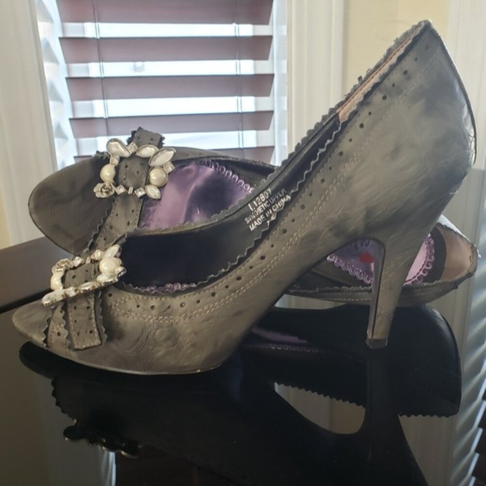 Women pumps
